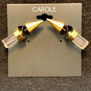 Carol Earrings gold NWOT.